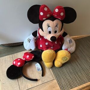 DISNEY Minnie Mouse stuffed character